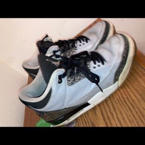 Jordan retro 3 need cleaned